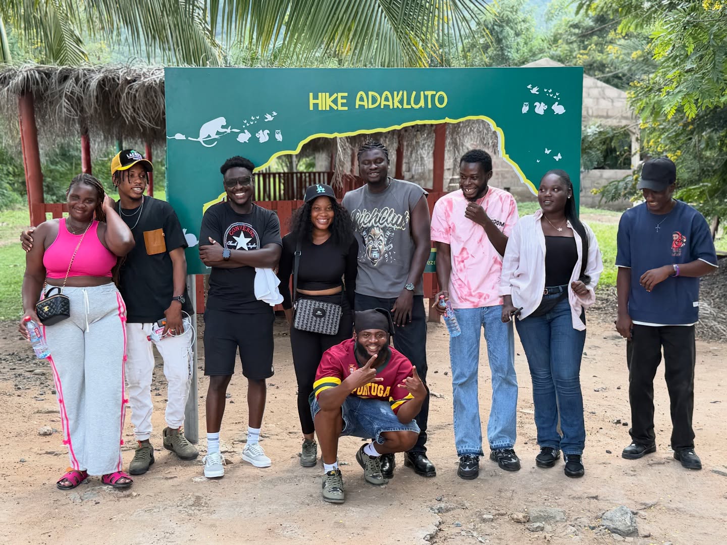Early trail start on the Hike Adakluto route