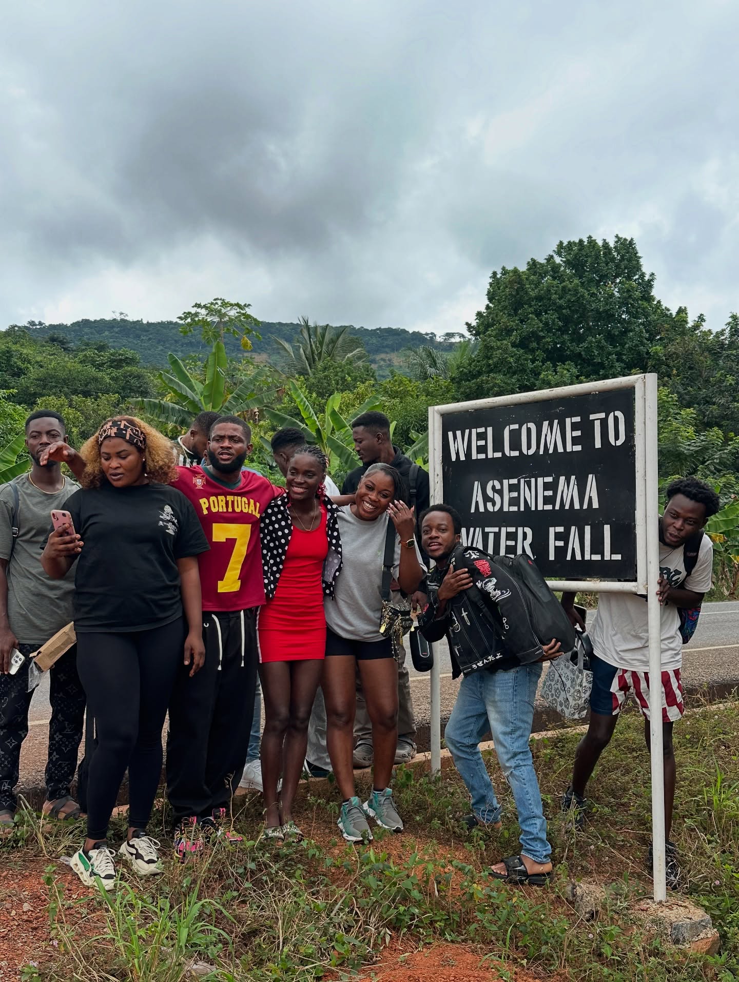 Group photo from the Asenema Waterfalls trip